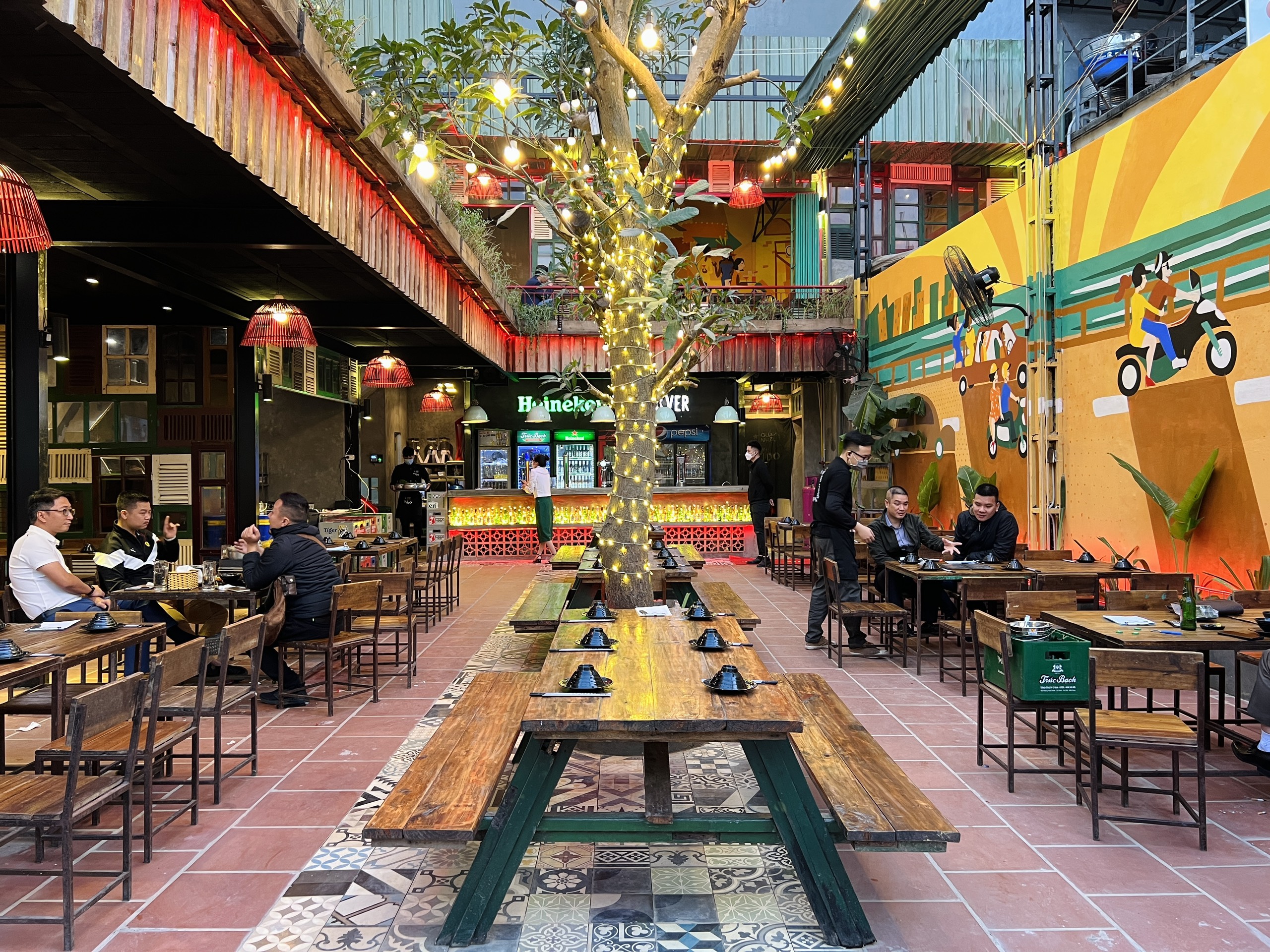 không gian quán nhậu tự do cơ sở 75 yên lãng