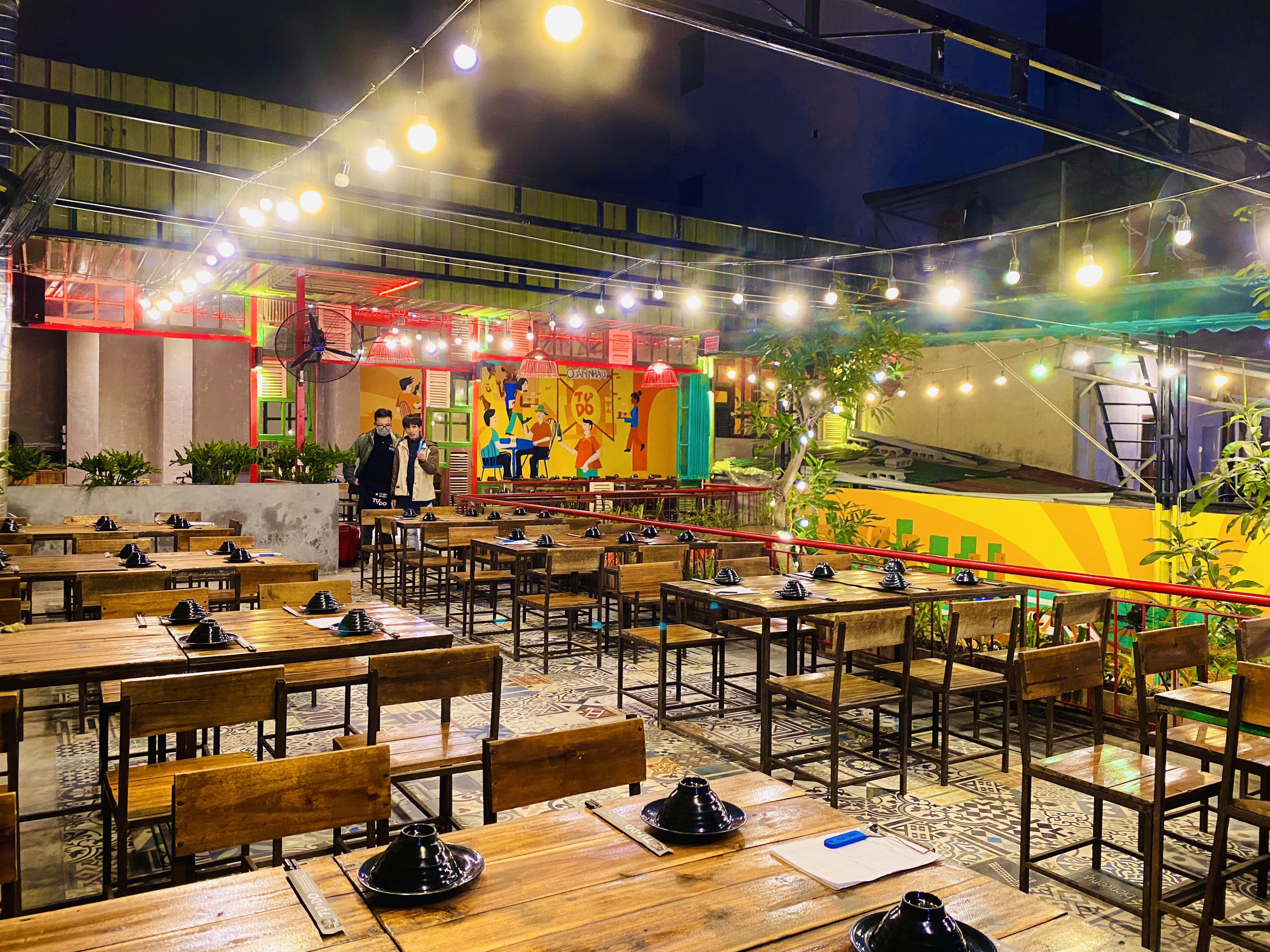 không gian quán nhậu tự do cơ sở 75 yên lãng