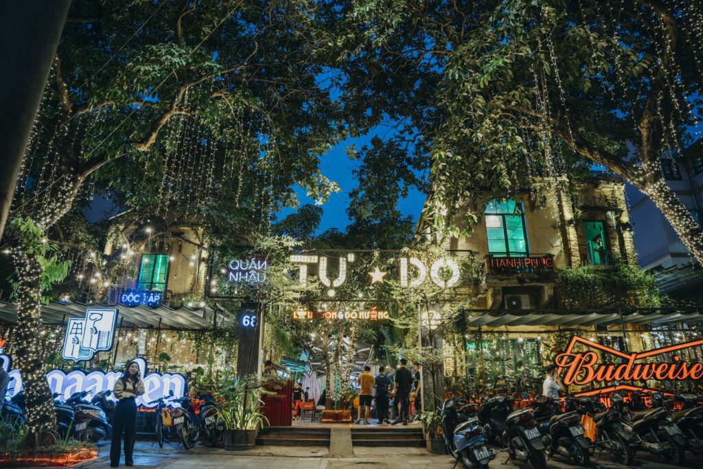 không gian quán nhậu tự do